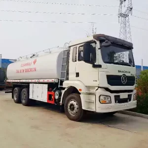 CAMION CISTERNA DE AGUA (5000 GALONES)